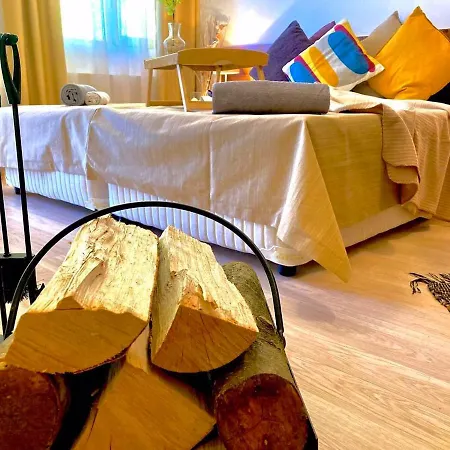 Daire St. John Hill *