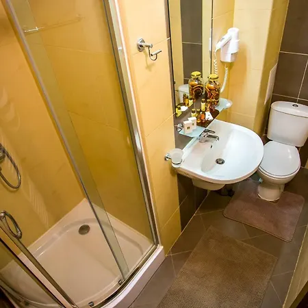 Daire St. John Hill *