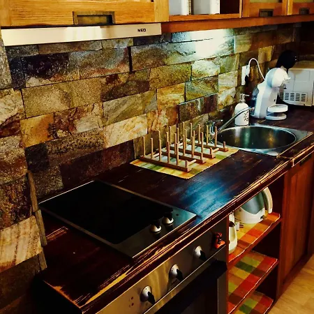 Daire St. John Hill *